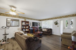 515 W Decatur St-10