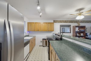 515 W Decatur St-12