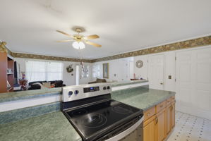 515 W Decatur St-15