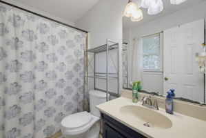 515 W Decatur St-18