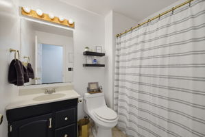 515 W Decatur St-21
