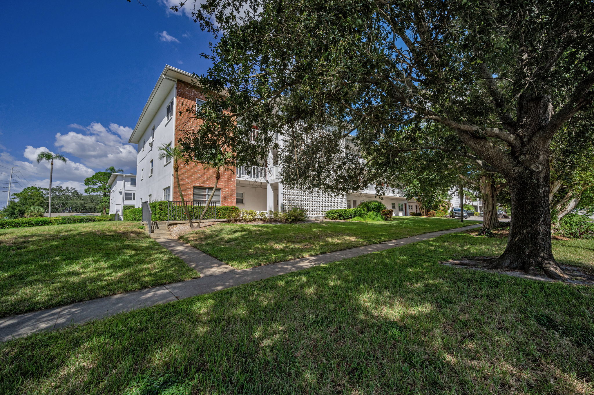 Front Exterior6
