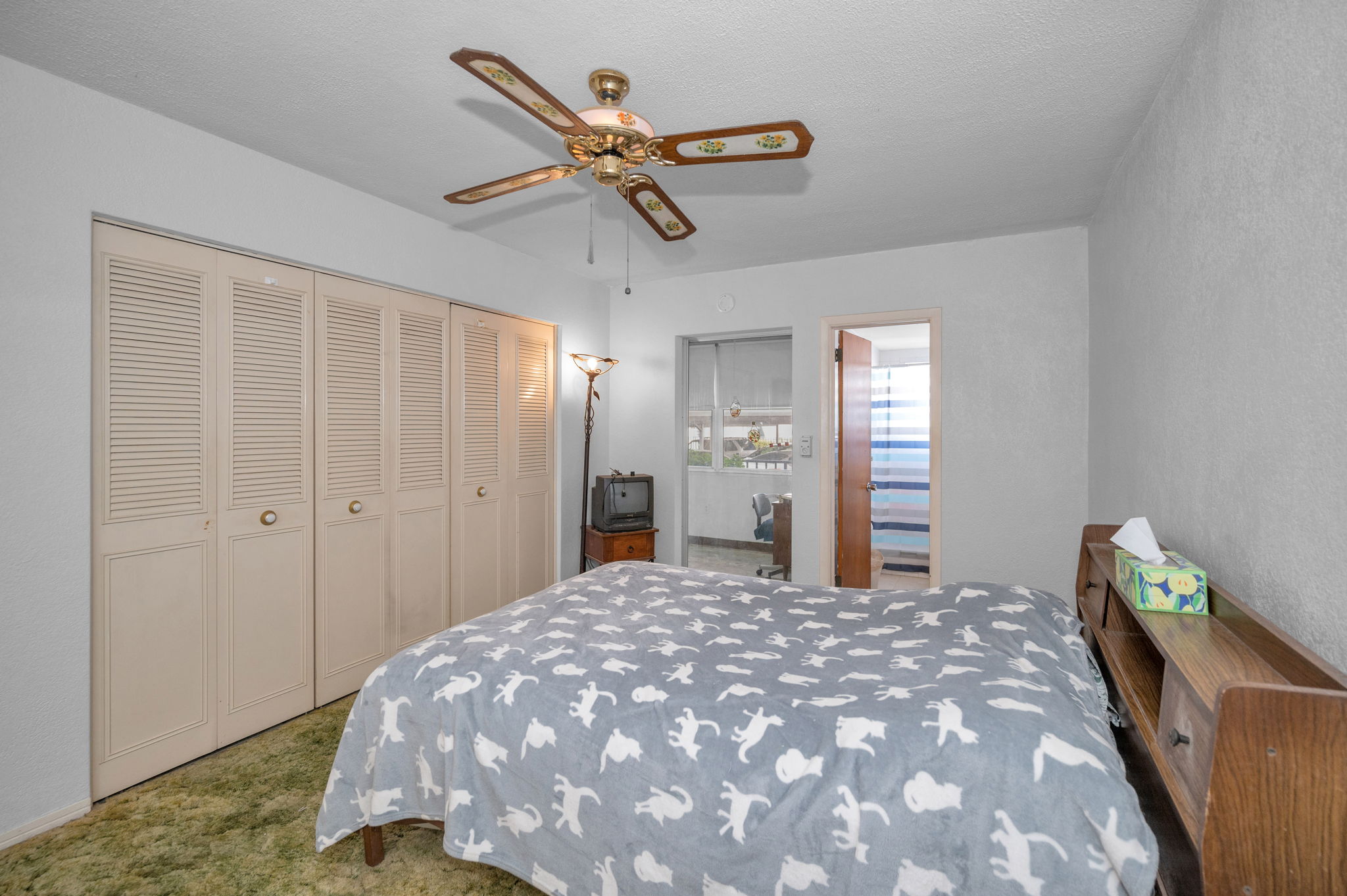 Primary Bedroom1b