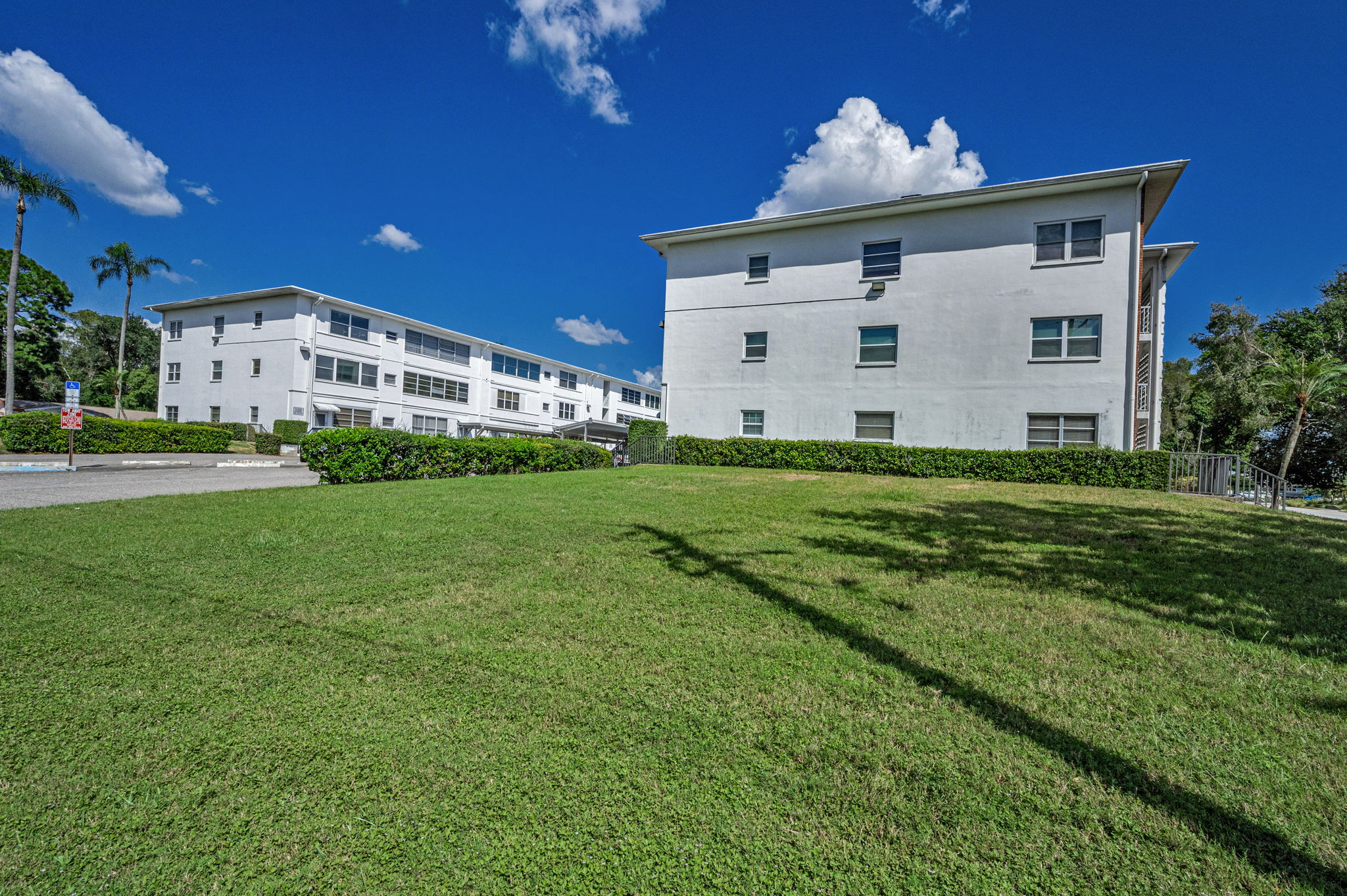 Side Exterior1