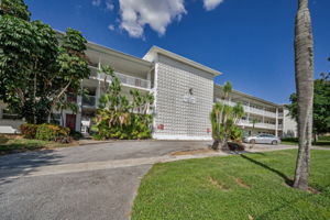 Front Exterior7