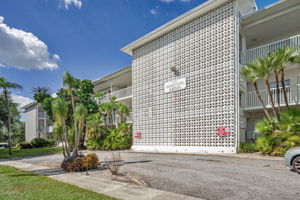Front Exterior10