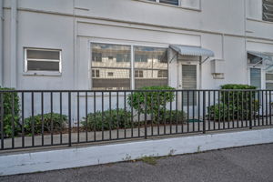 Rear Exterior4