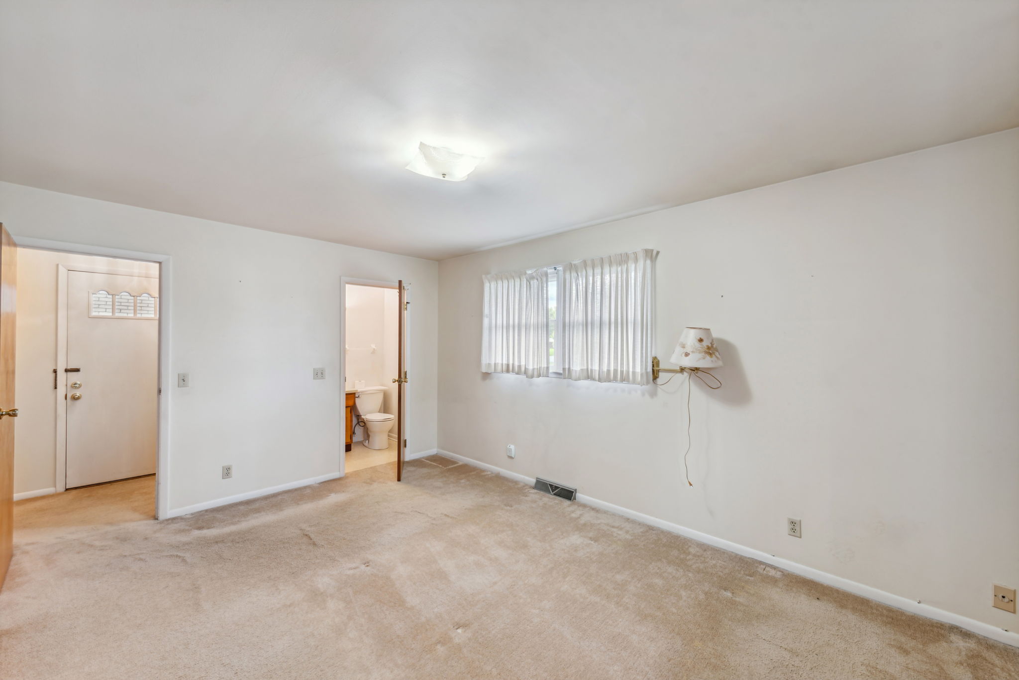 17_Interior