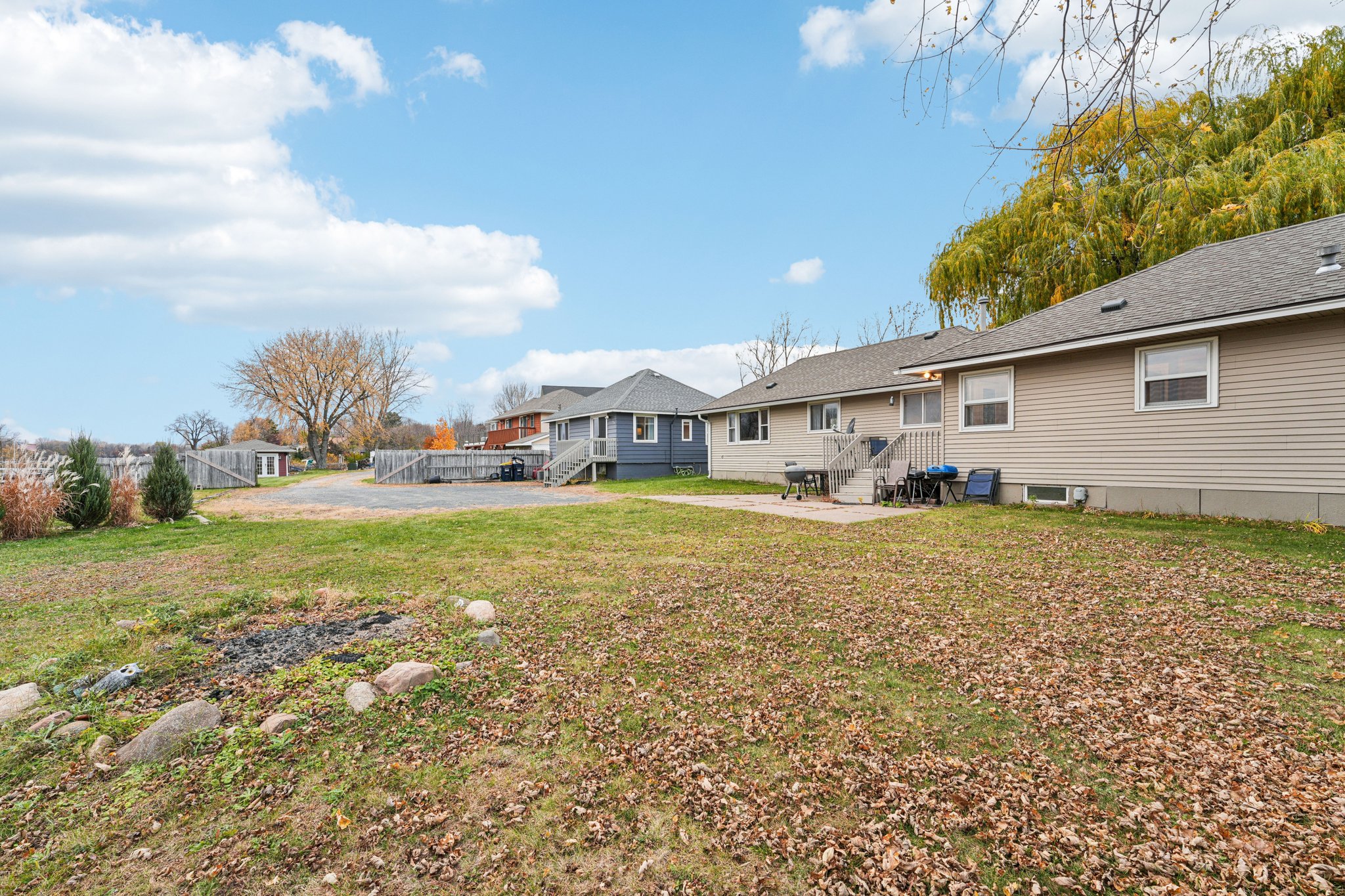 & 520 Park Island Rd-S0511-045.jpg