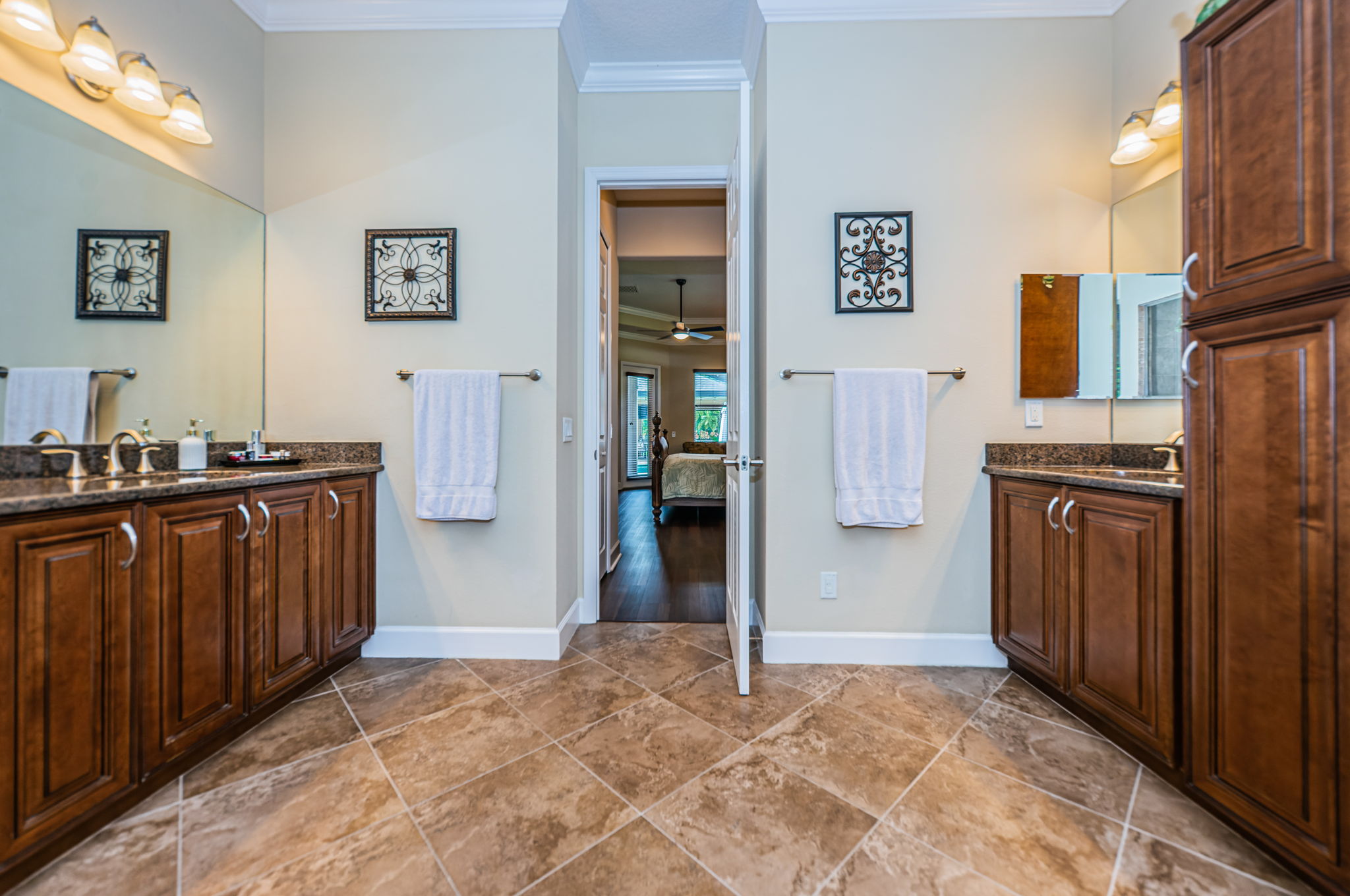 Master Bathroom1d