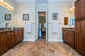 Master Bathroom1d