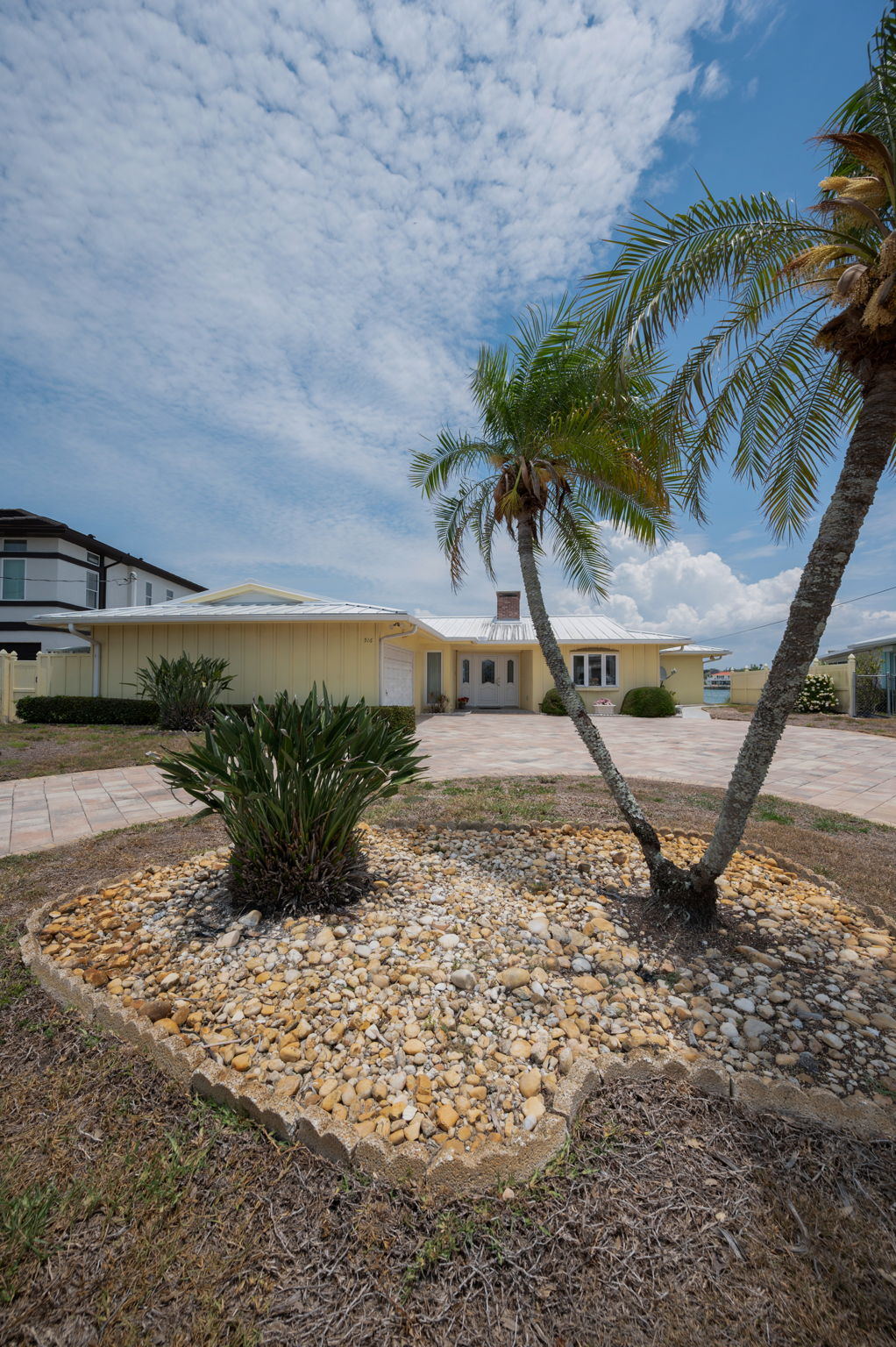 Front Exterior3