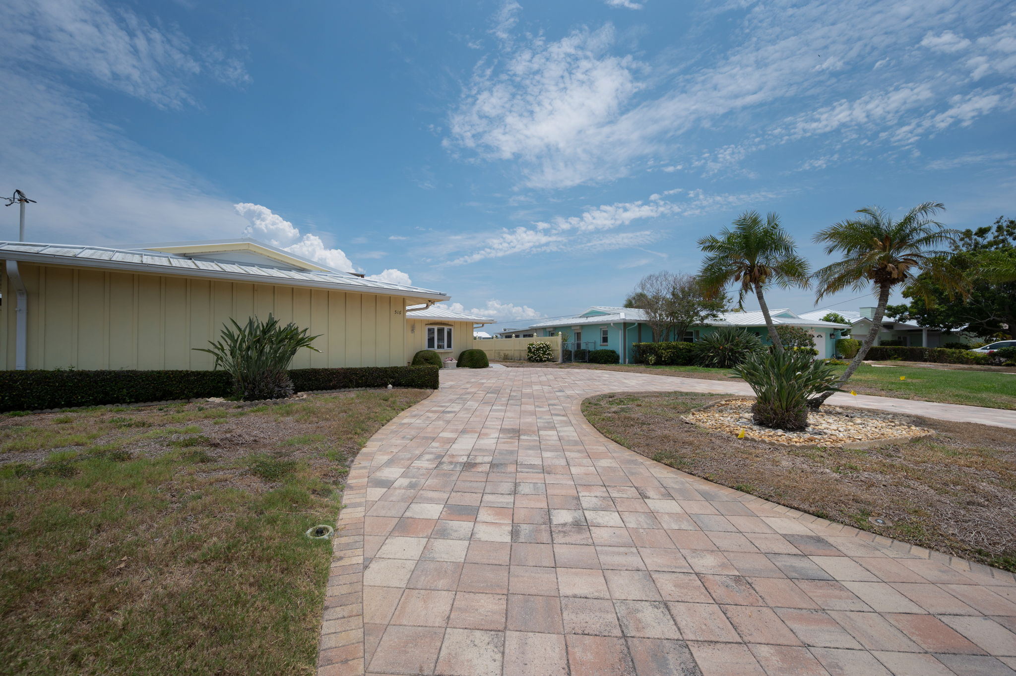 Front Exterior4