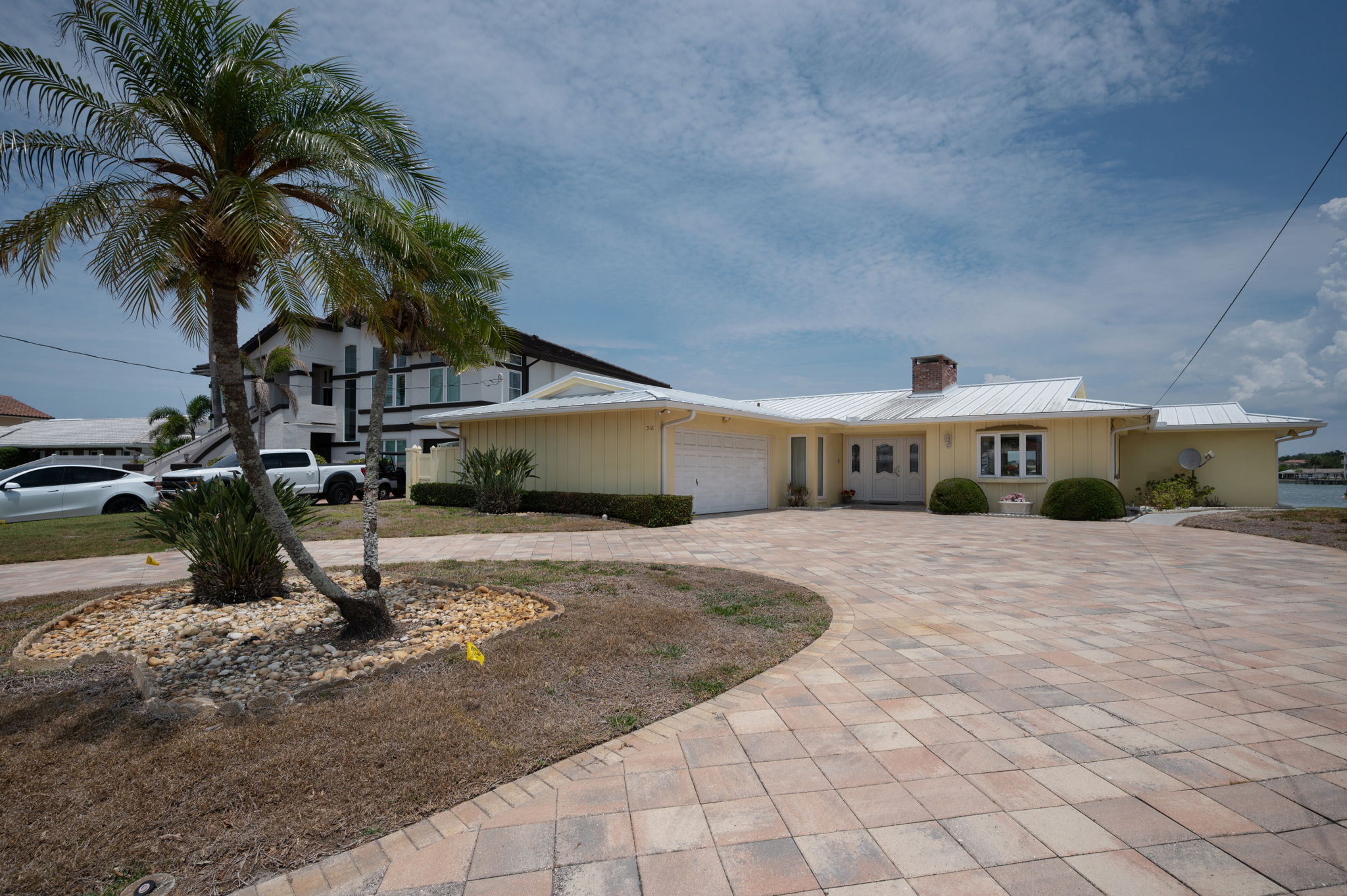 Front Exterior5