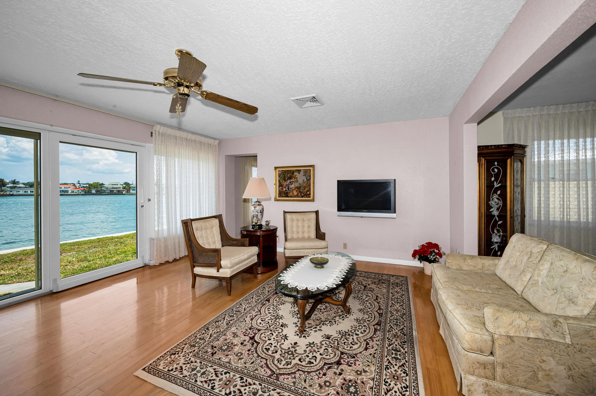 Family Room1