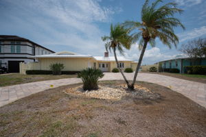 Front Exterior2