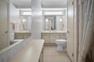 Bathroom2