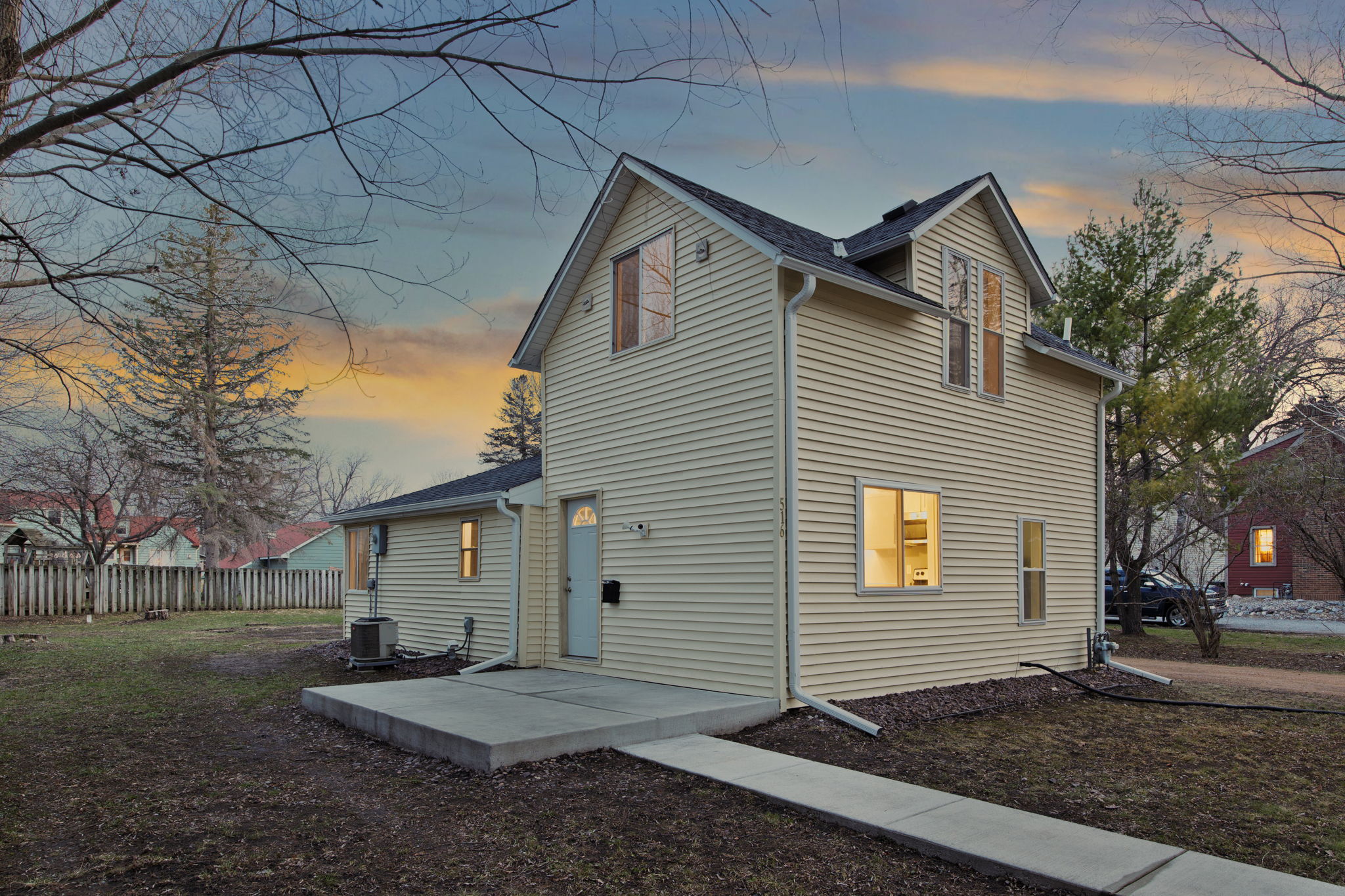 516 Harmony Ln SW, Hutchinson, MN 55350