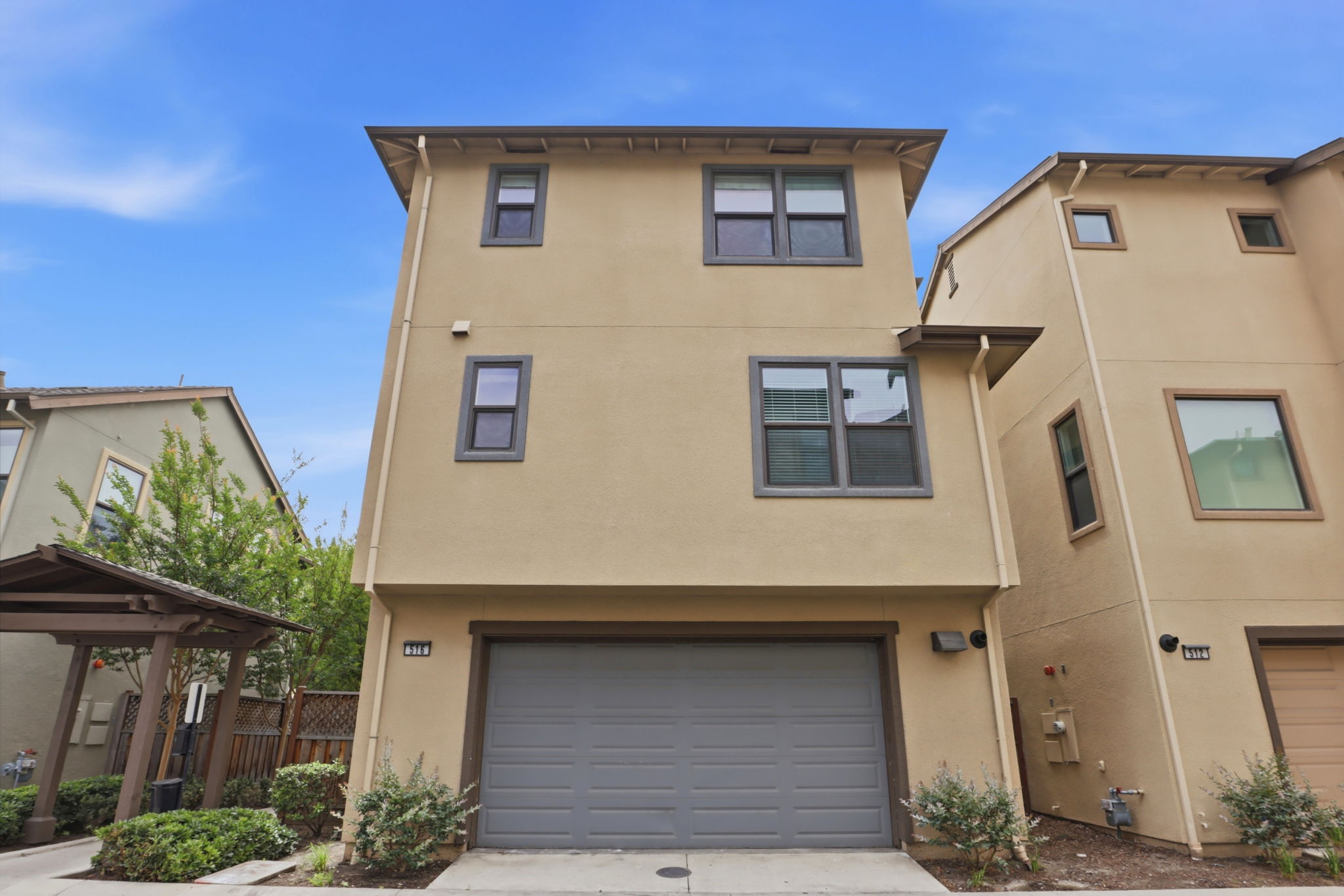 041_F8_516 Palmer Ave