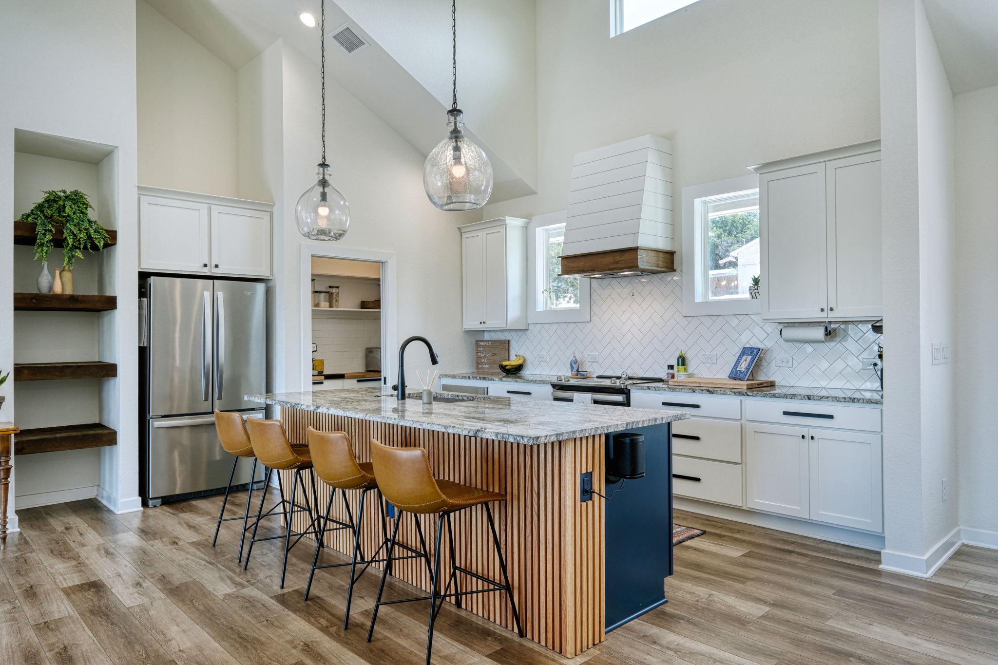 Kitchen/Breakfast Bar