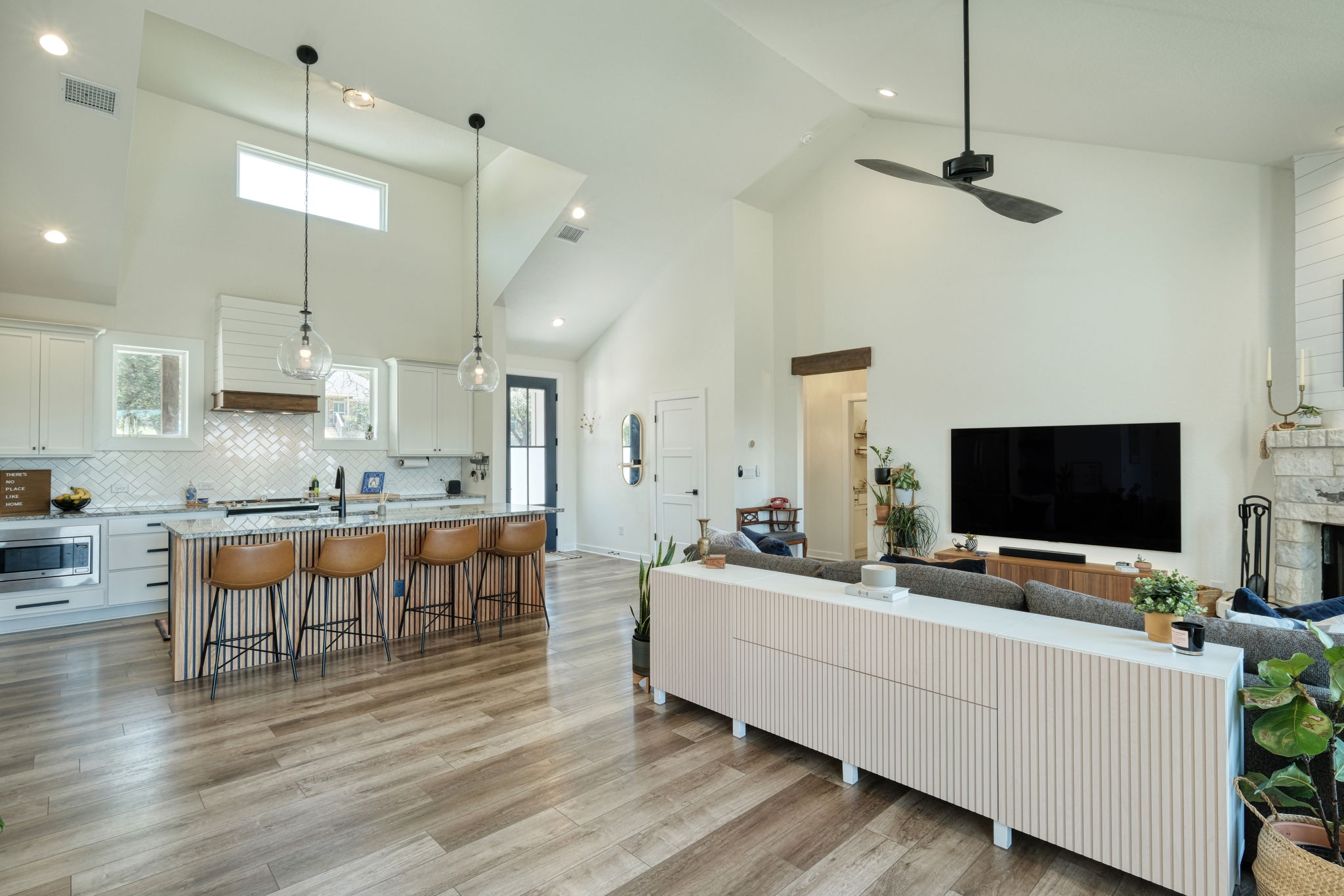 Living/Kitchen