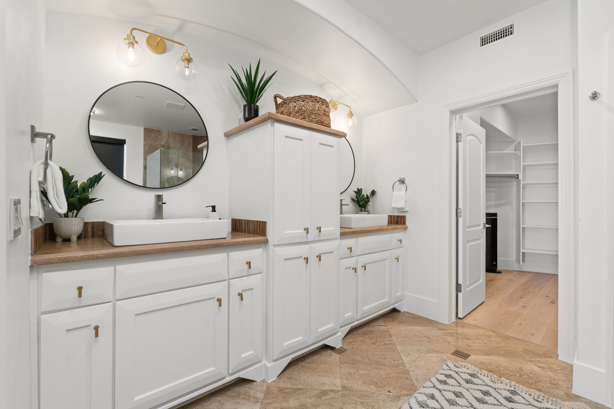 PENTHOUSE PRIMARY BATHROOM