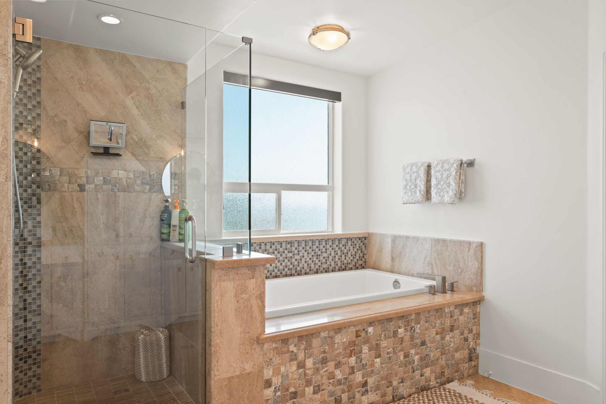 PENTHOUSE PRIMARY SOAK TUB