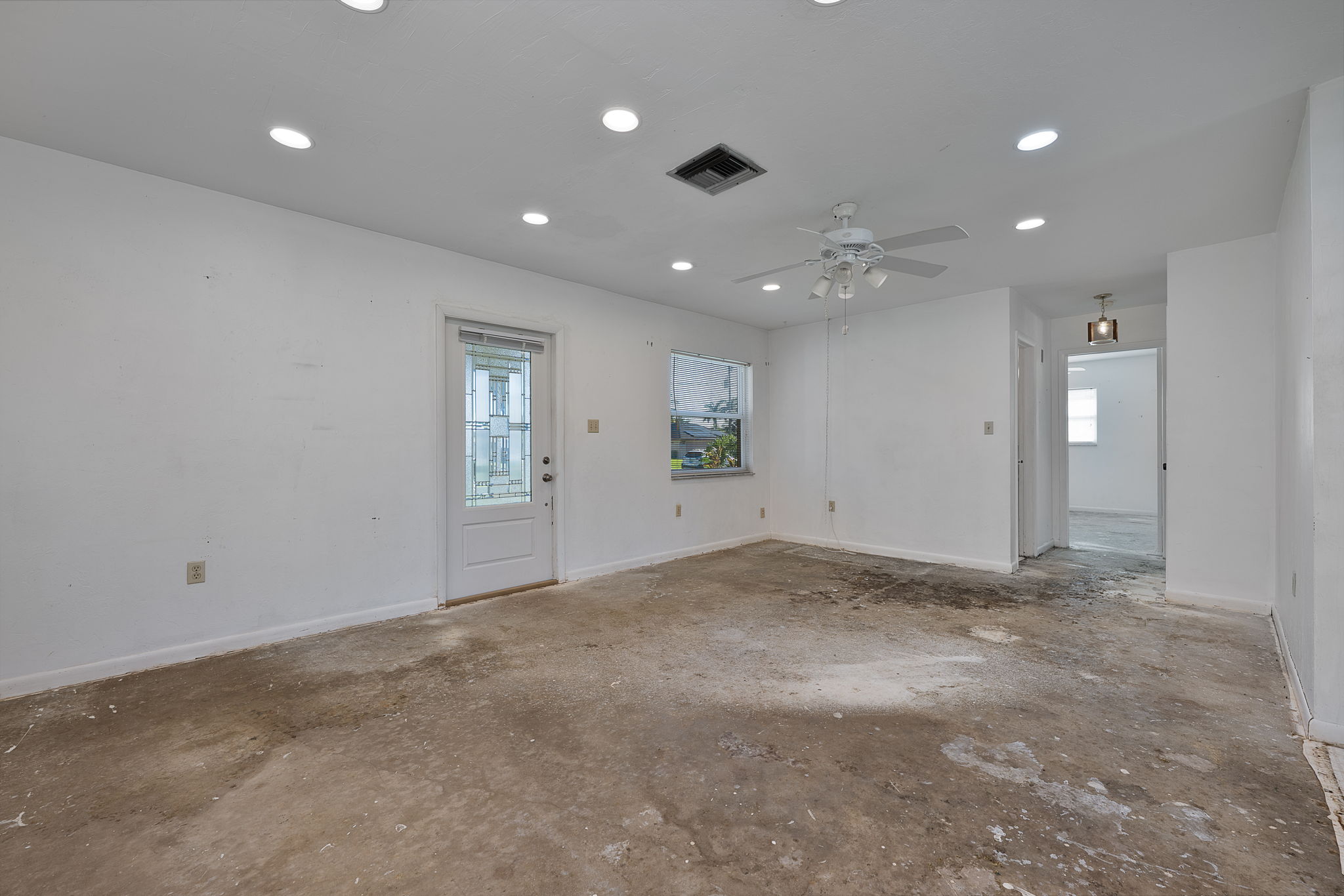 Living - Foyer