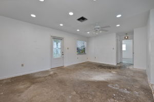 Living - Foyer