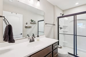 Hazeltine Ln-S1301-025.jpg