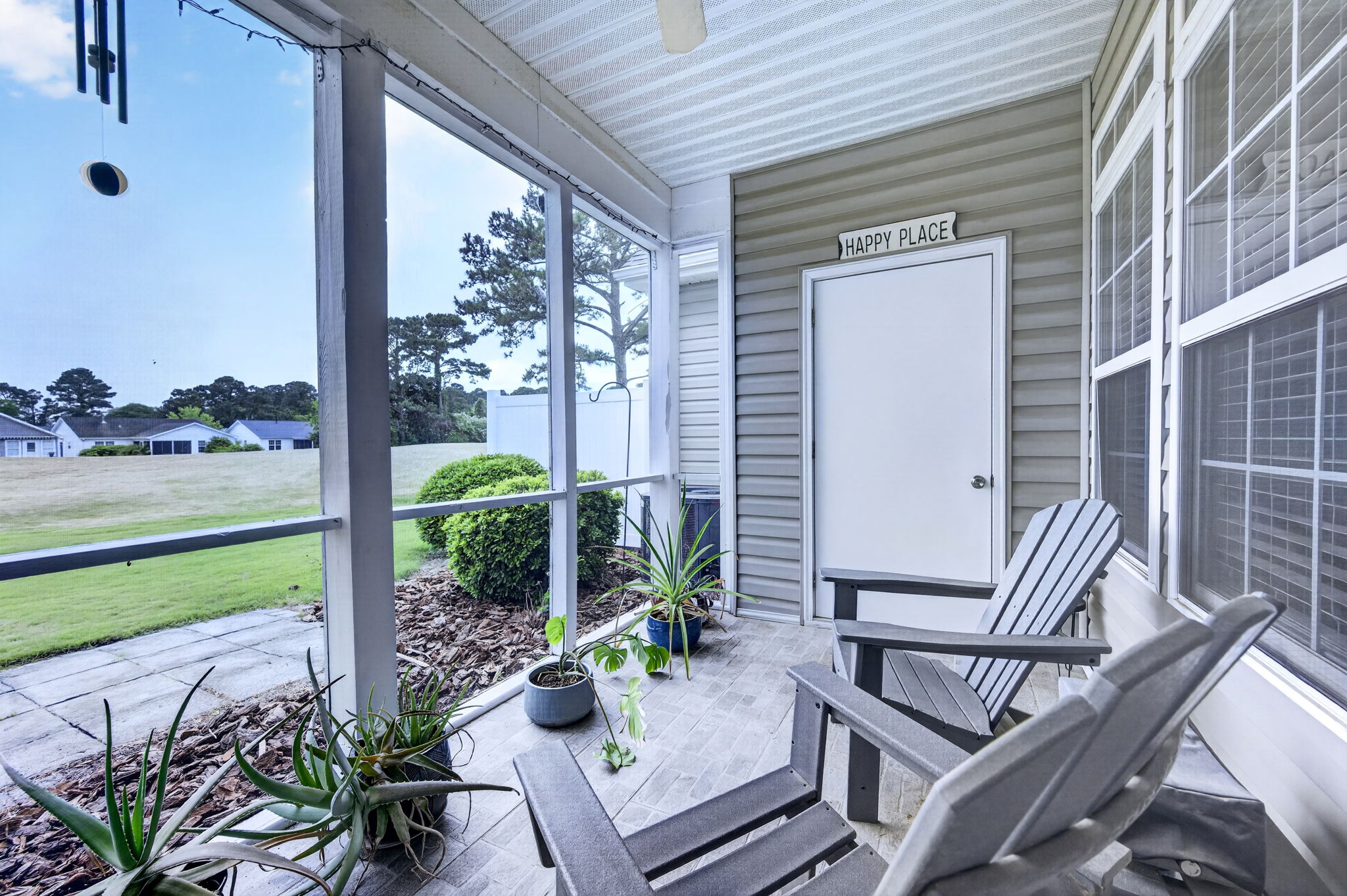 Screened-in Porch
