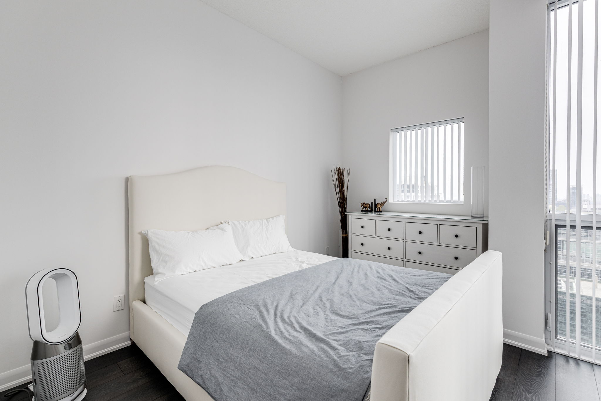 Toronto property showcase — delivered property photograph 20