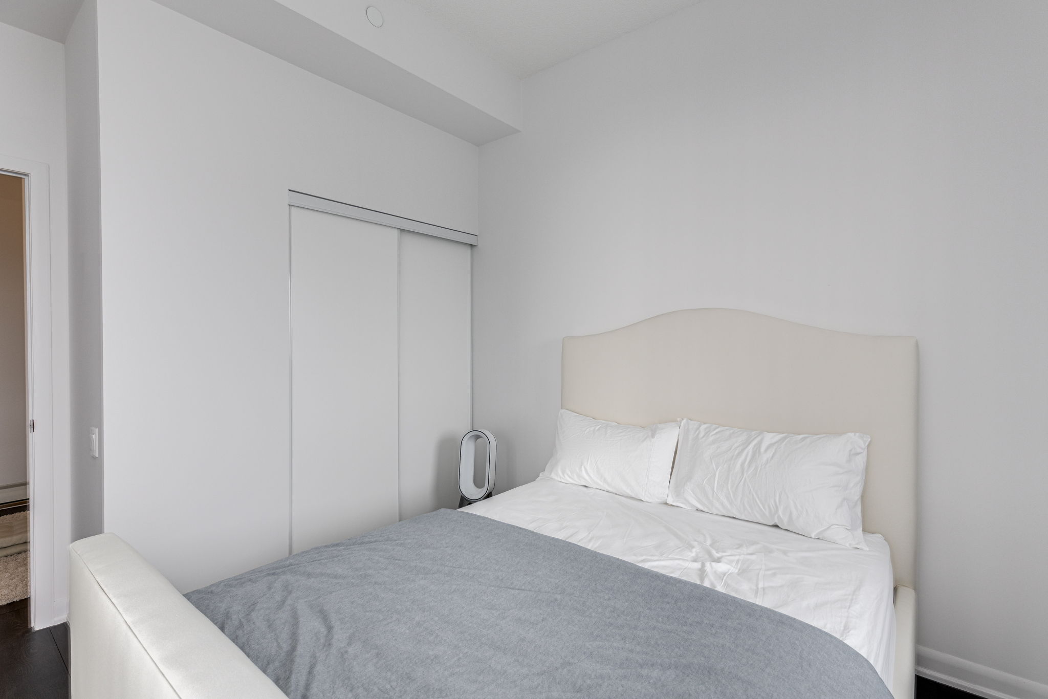 Toronto property showcase — delivered property photograph 22