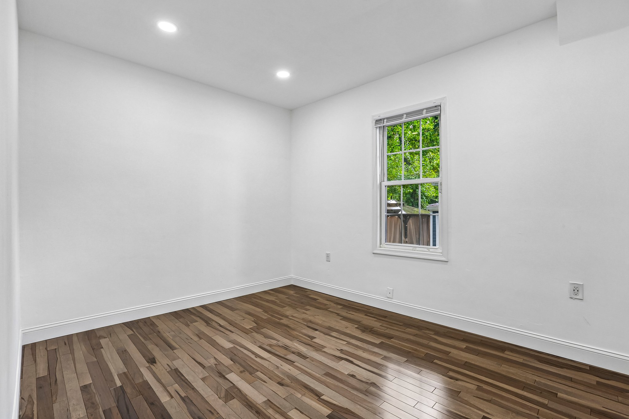 68th St-S0608-016.jpg
