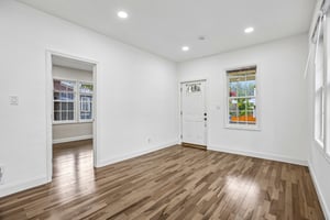 68th St-S0608-006.jpg