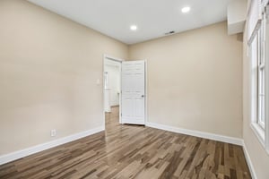 68th St-S0608-014.jpg