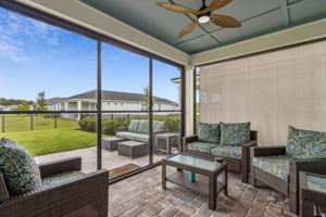 Screened-in Porch