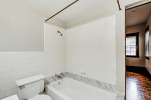 16 Main BR En Suite B w BR View