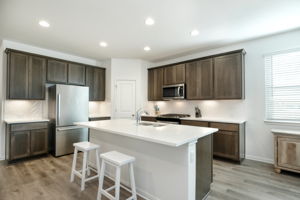 Kitchen/Breakfast Bar