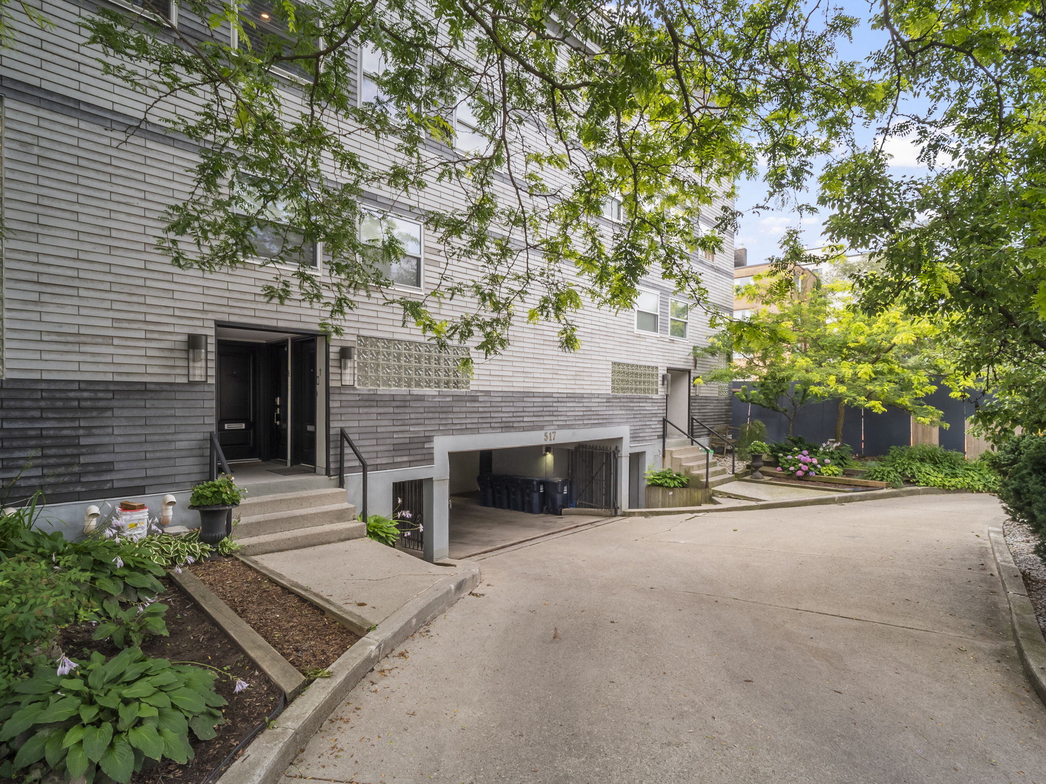 517 Kingston Rd Toronto, ON M4L 1V5