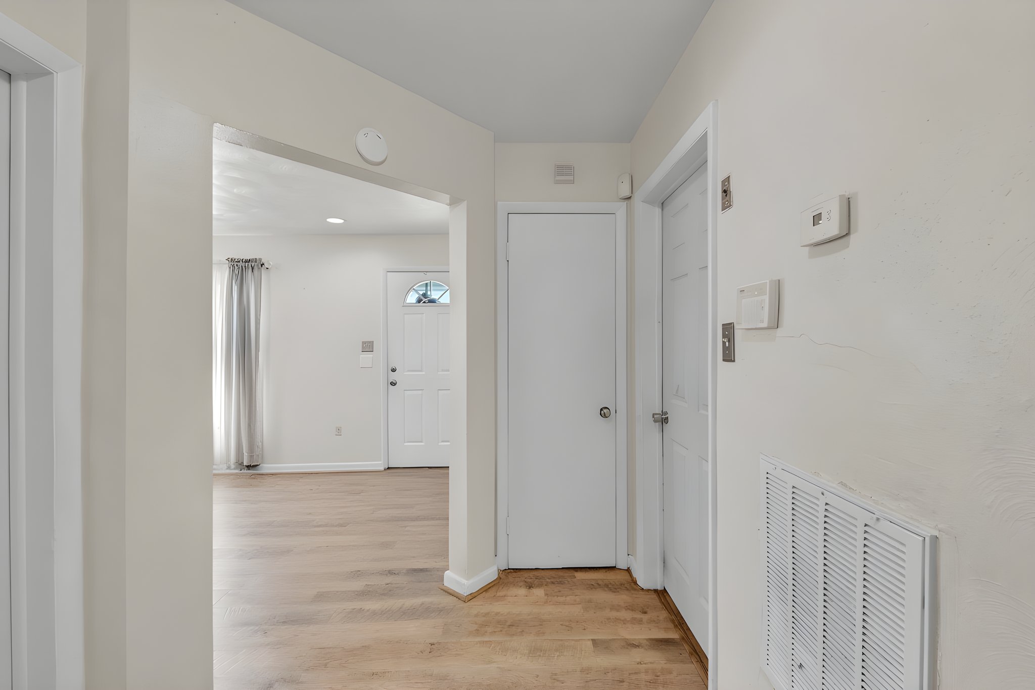 DSC_7095 furniture removed.jpeg