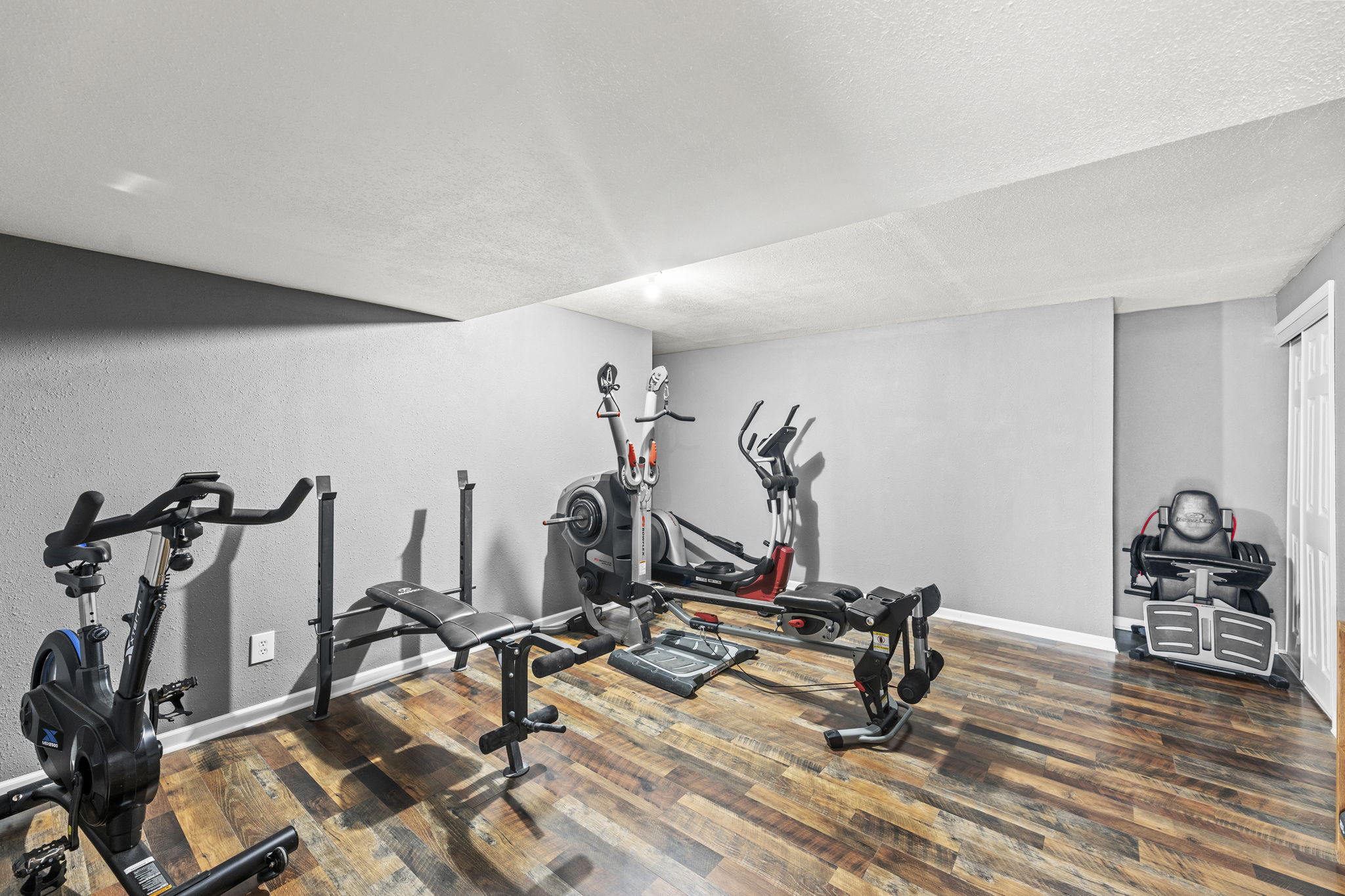  Photo 32