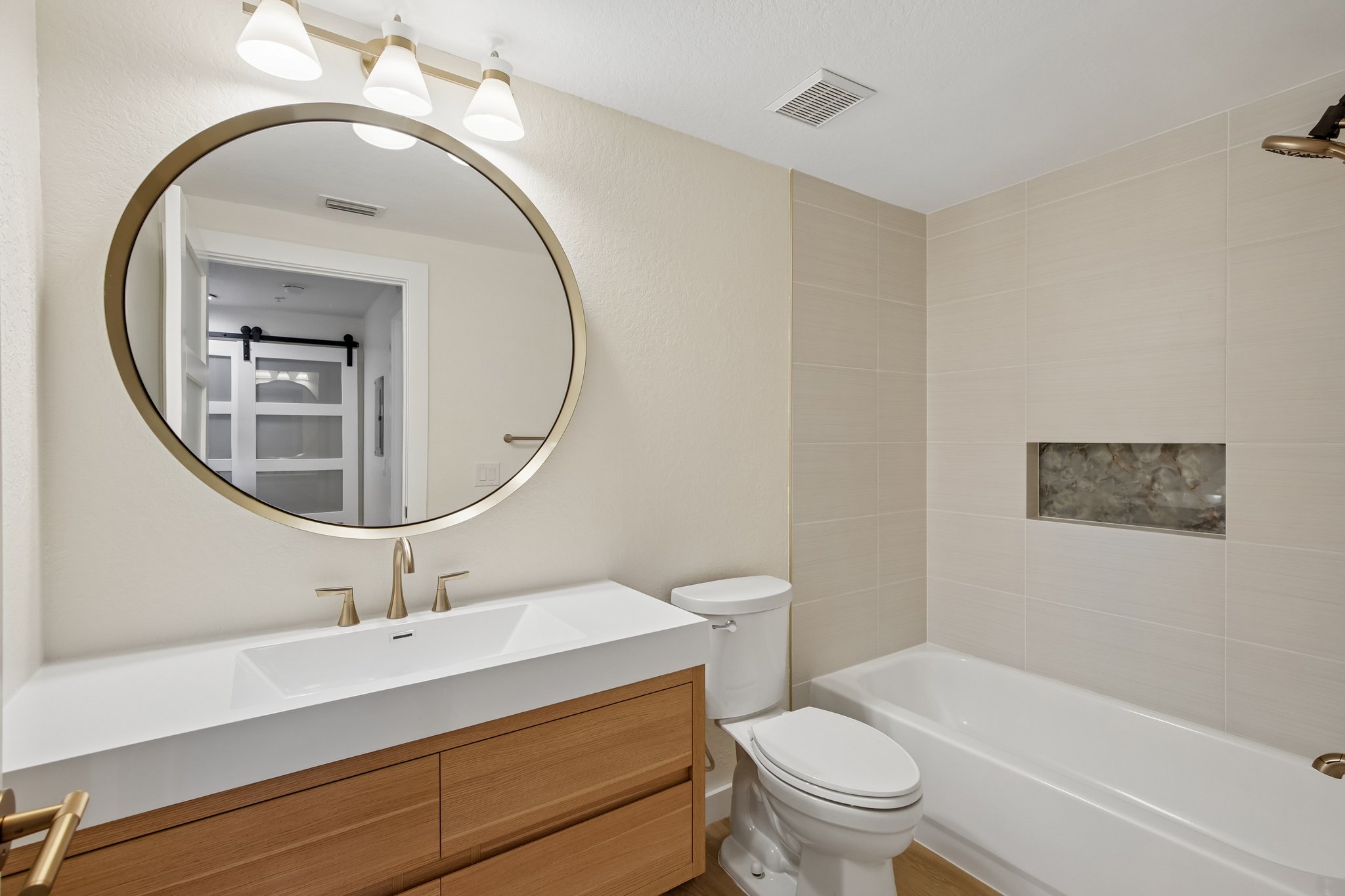 Northridge Rd 104-S2407-026.jpg