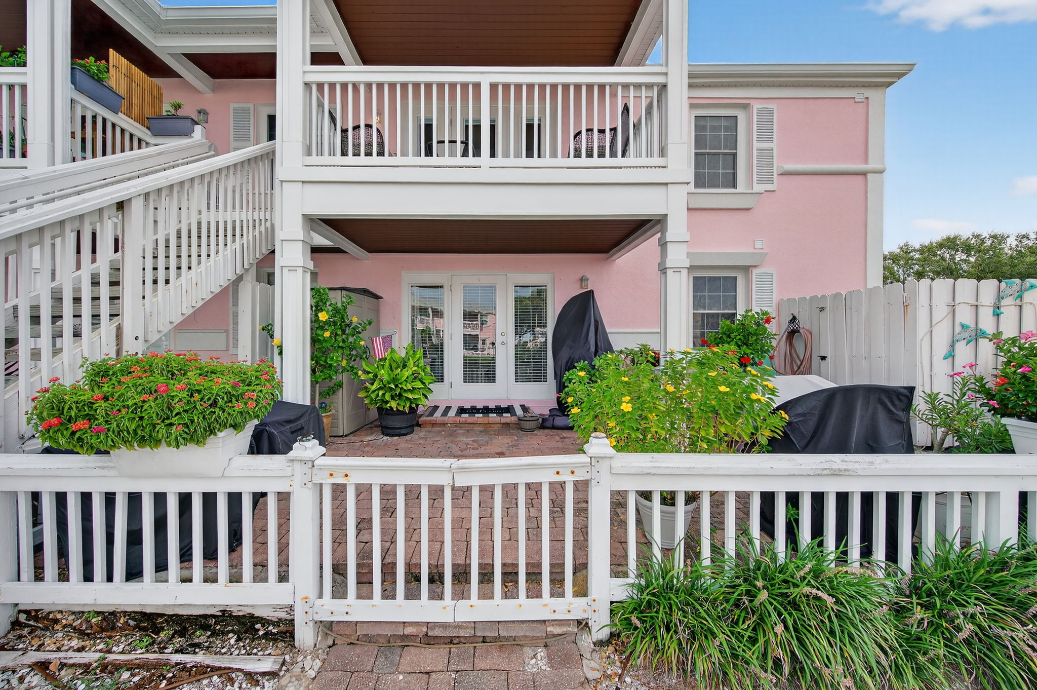Exteriors (13)