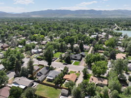  Photo 44