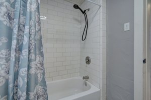  Photo 34