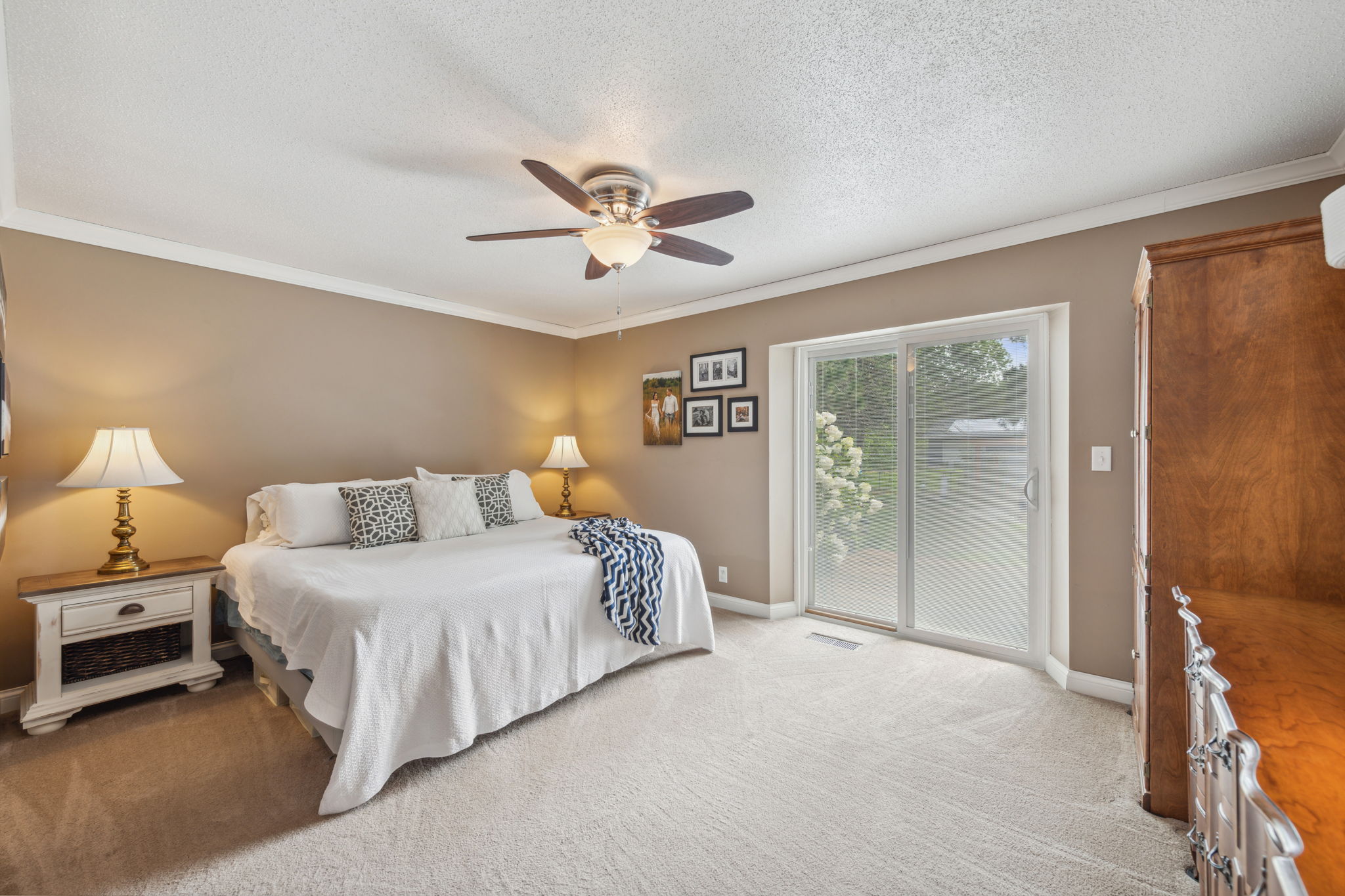 15_Interior