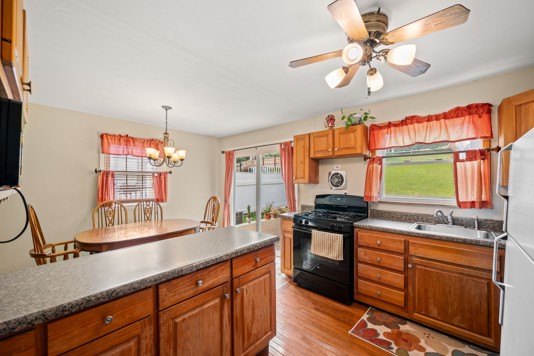 518 W Anderson Ave-46