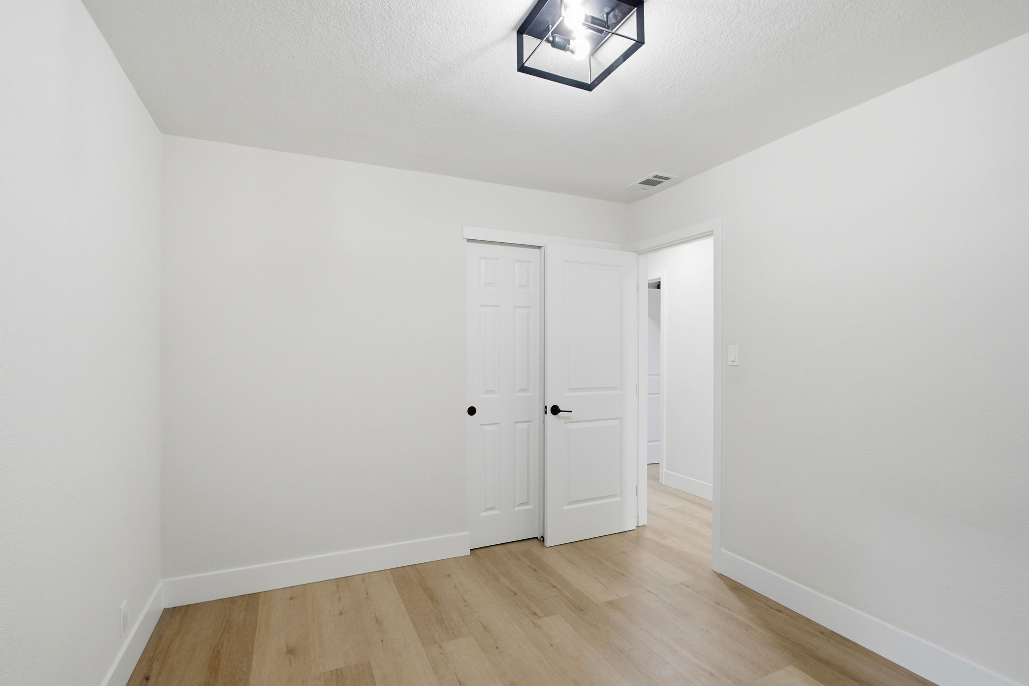 023_F8_519 Cheyenne Ln