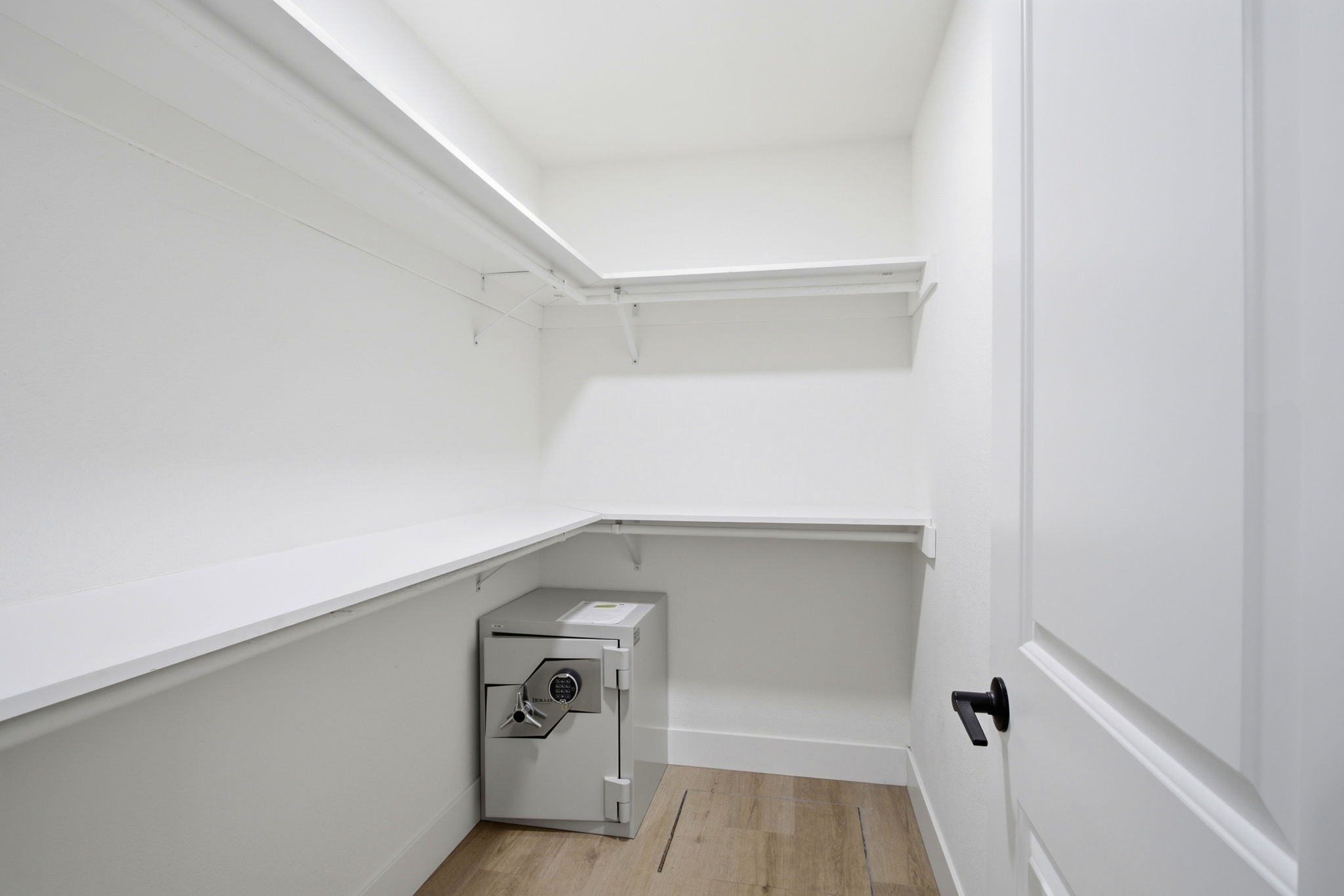 027_F8_519 Cheyenne Ln